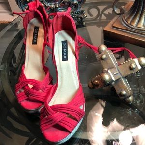 Brand New “GO MAX” Red Wedge Angle Wrap Sandal